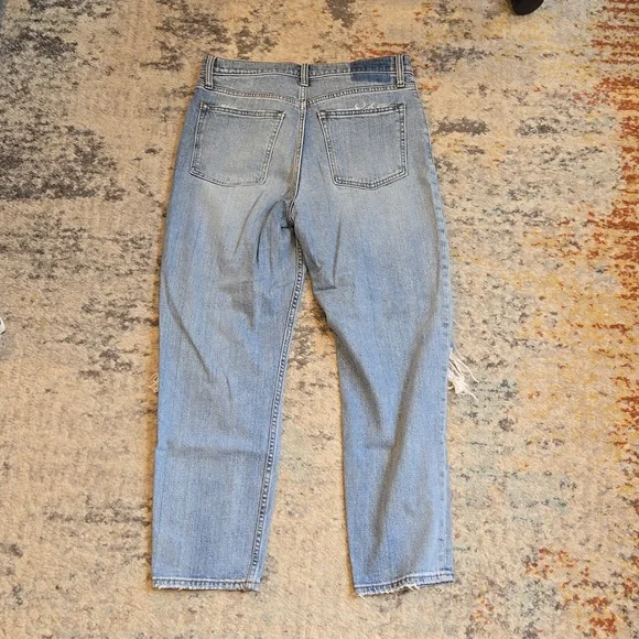 Abercrombie Classic Fit Mom High Rise Jeans | Size 28 - Picture 6 of 6